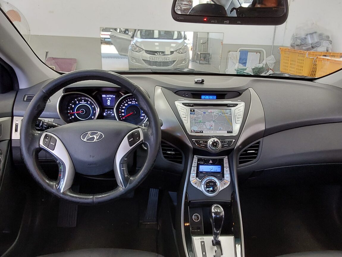 HYUNDAI AVANTE MD M16 GDi PREMIER 2012 - zdjęcie 11