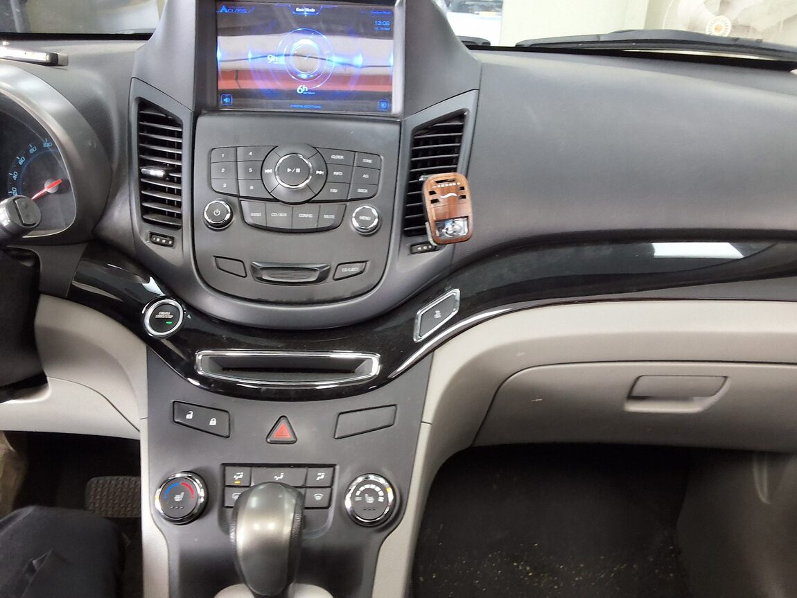 CHEVROLET (DAEWOO) ORLANDO 2.0 LPGi PLATINUM PACKAGE 2015 - zdjęcie 24