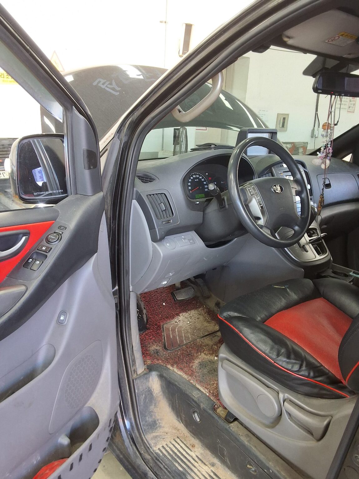 HYUNDAI GRAND STAREX 11-SEATER DIESEL CVX PREMIER 2013 - zdjęcie 10