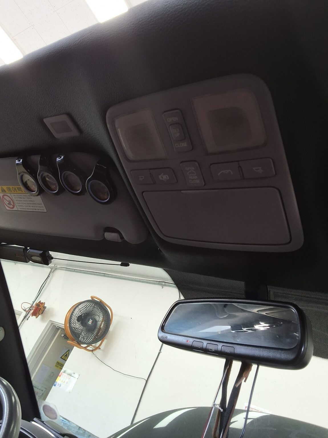 HYUNDAI GRAND STAREX 11-SEATER DIESEL CVX PREMIER 2013 - zdjęcie 18
