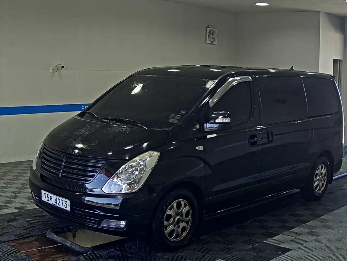 HYUNDAI GRAND STAREX 11-SEATER DIESEL CVX PREMIER 2013 - zdjęcie 2