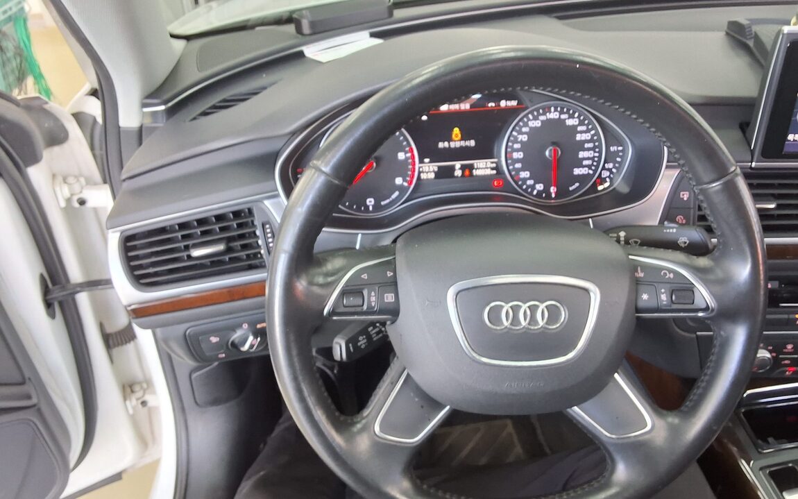 AUDI A6 (4TH GEN) 35 TDI 2015 - zdjęcie 17