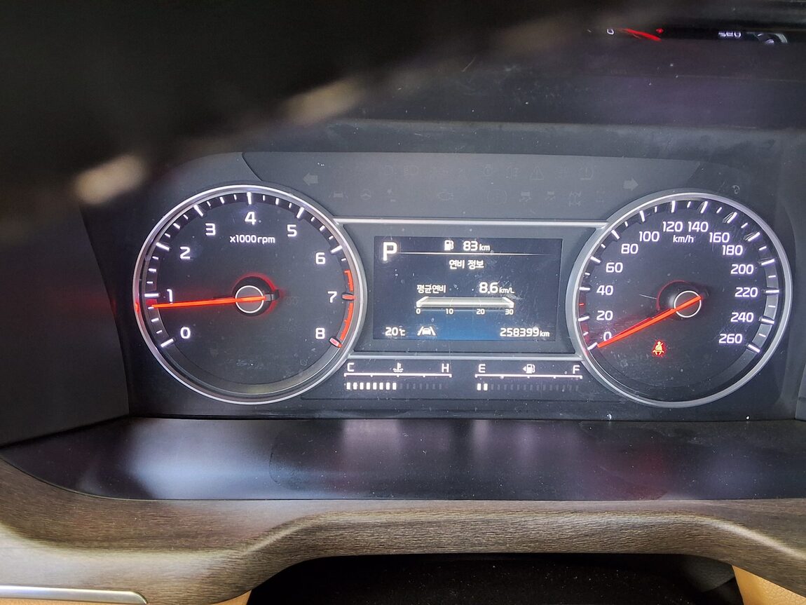 KIA NEW SORENTO (MQ4) 2.5 GASOLINE 2WD PRESTIGE 2022 - zdjęcie 9