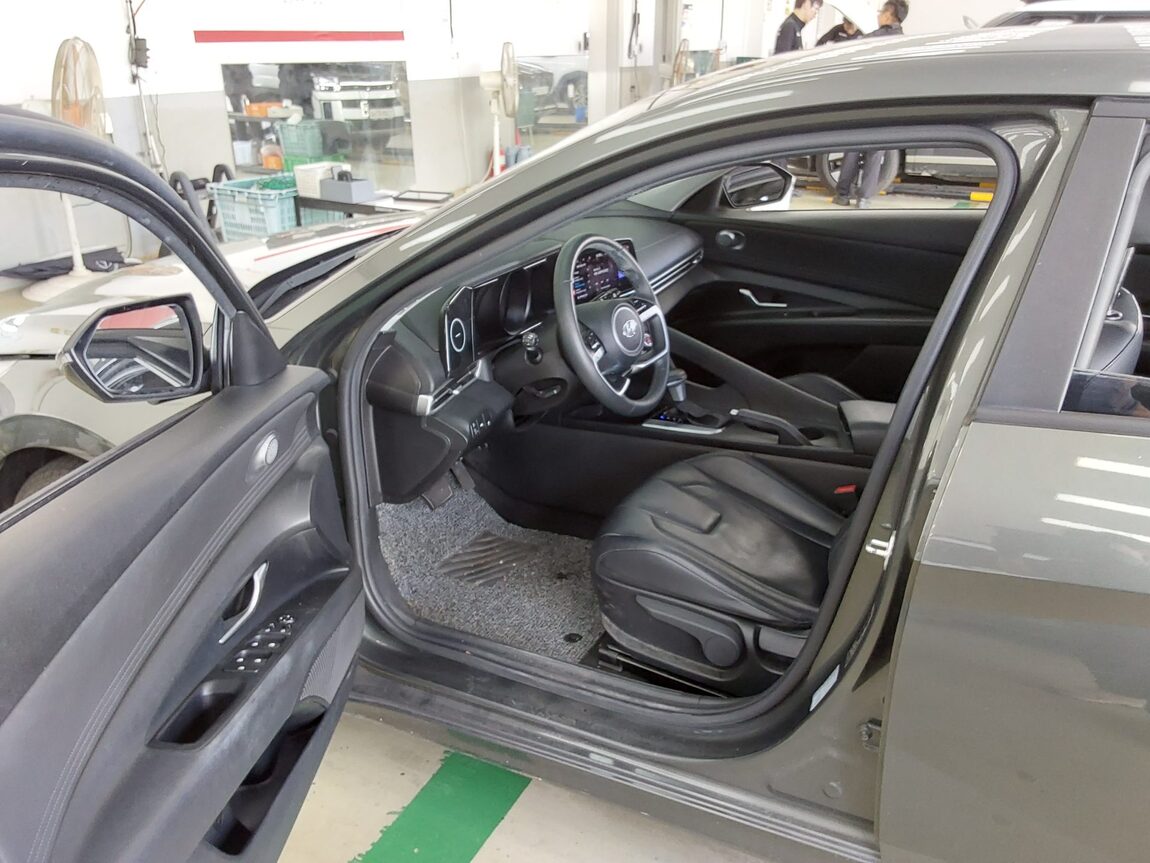 HYUNDAI AVANTE (CN7) 1.6 GASOLINE MODERN 2021 - zdjęcie 10