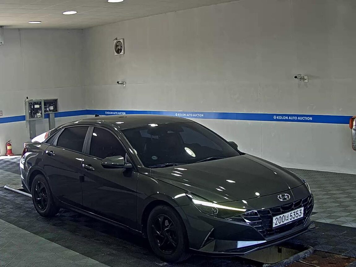 HYUNDAI AVANTE (CN7) 1.6 GASOLINE MODERN 2021 - zdjęcie 3