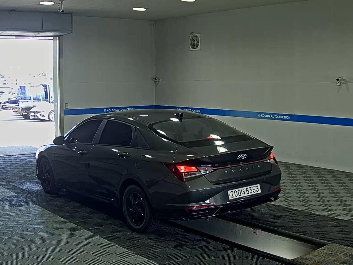 HYUNDAI AVANTE (CN7) 1.6 GASOLINE MODERN 2021 - zdjęcie 6