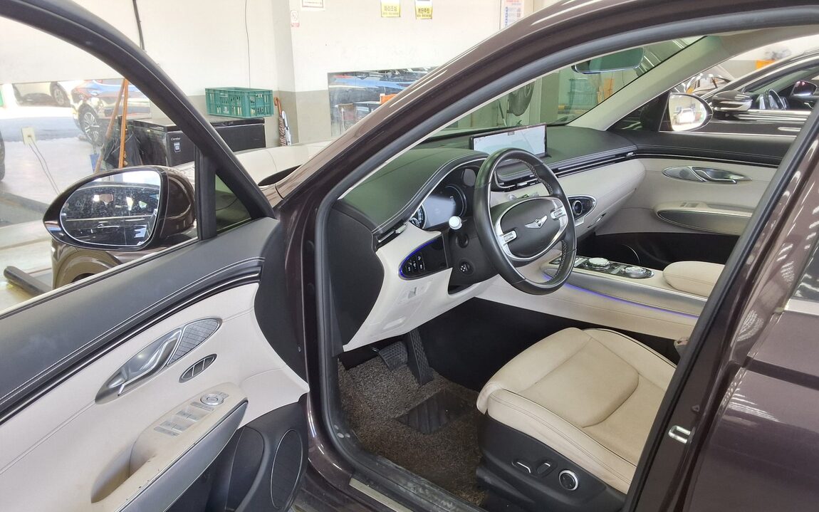 GENESIS GV70 2.5T AWD BASE MODEL 2021 - zdjęcie 10