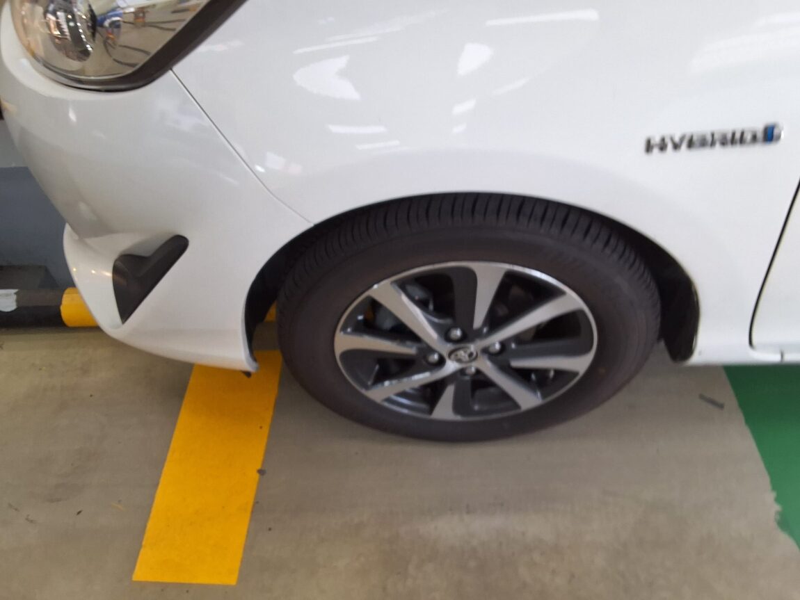 TOYOTA PRIUS C 1.5 HEV 2018 - zdjęcie 19
