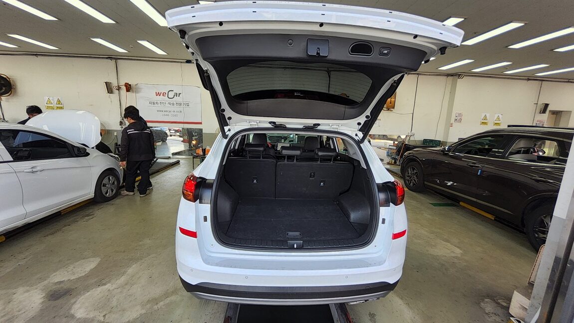 HYUNDAI NEW TUCSON 2.0 DIESEL 2WD MODERN 2020 - zdjęcie 15