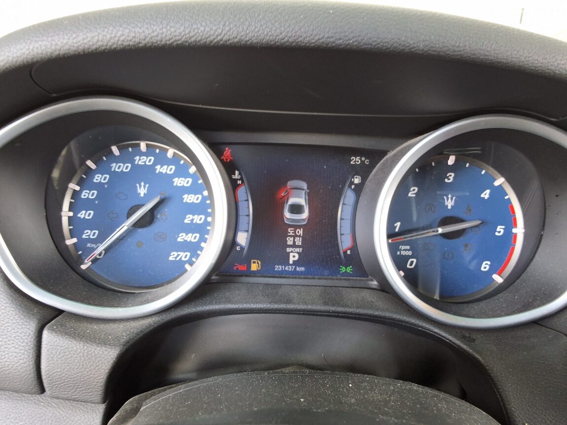 MASERATI GHIBLI (3RD GEN) 3.0 DIESEL 2015 - zdjęcie 9