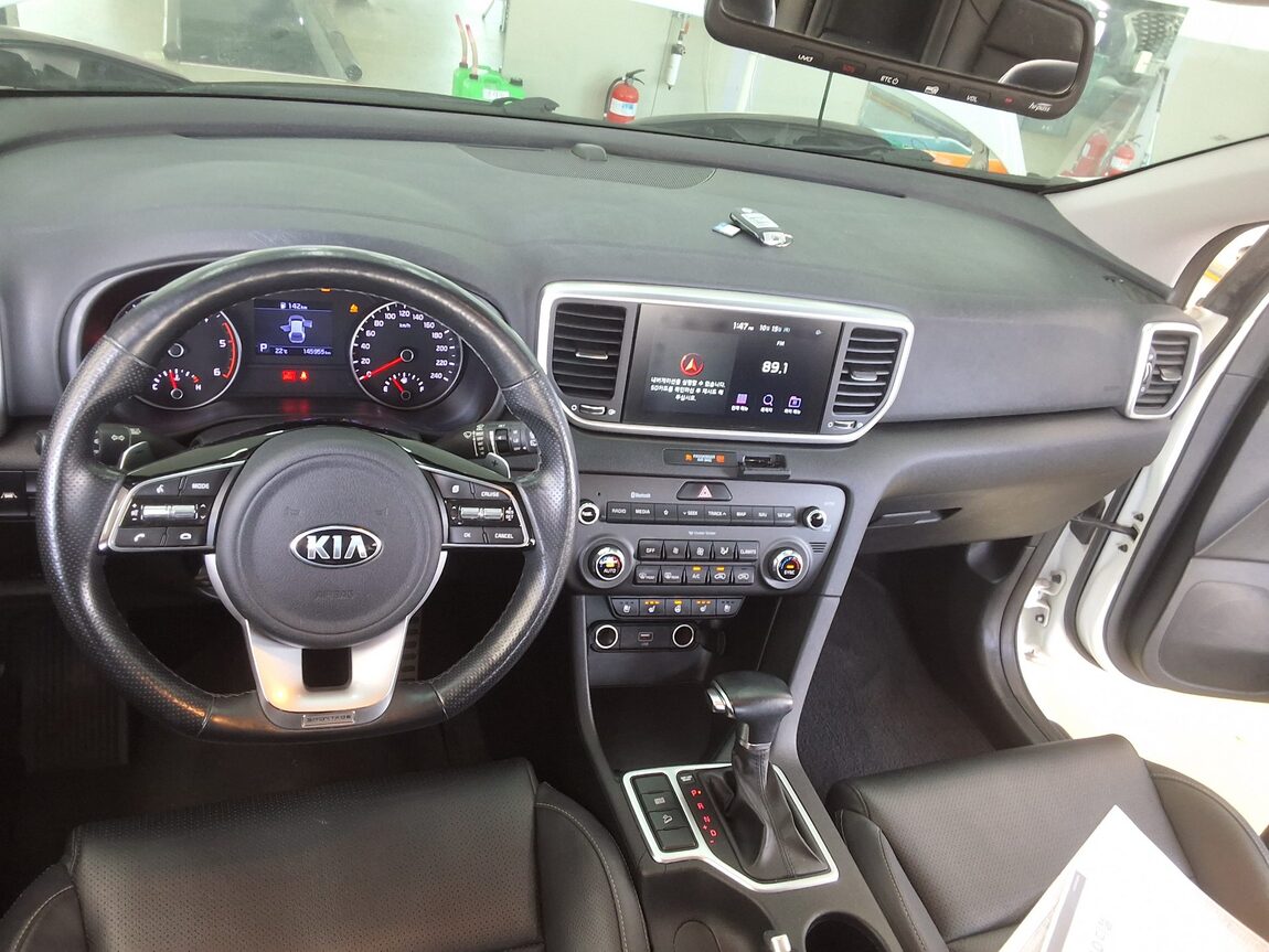KIA SPORTAGE THE BOLD 1.6 DIESEL 2WD LUXURY 2019 - zdjęcie 11