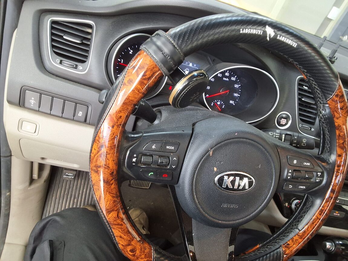 KIA ALL NEW CARNIVAL 11-SEATER DIESEL LUXURY 2015 - zdjęcie 23
