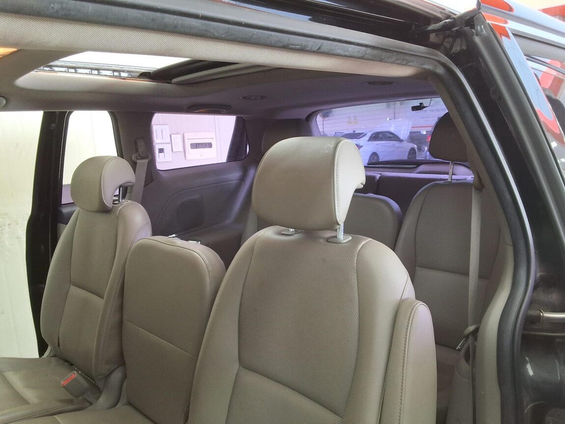 KIA ALL NEW CARNIVAL 11-SEATER DIESEL LUXURY 2015 - zdjęcie 13