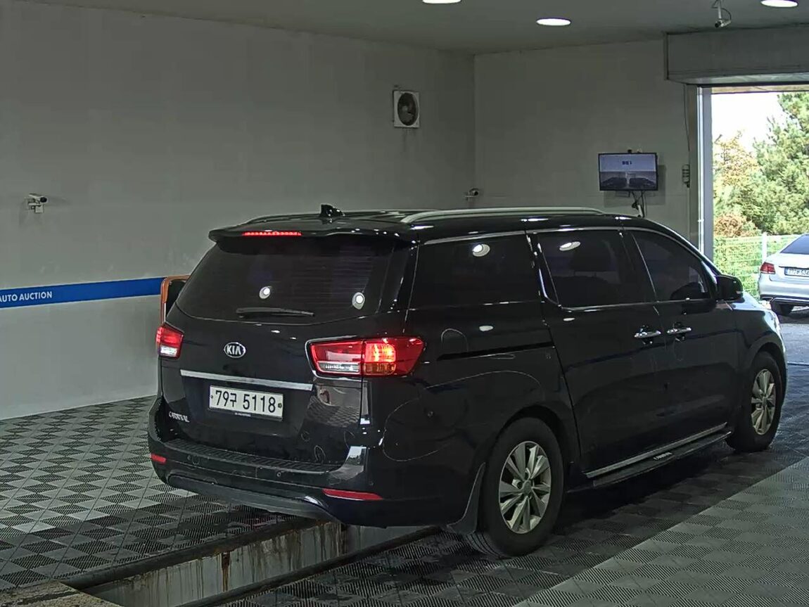 KIA ALL NEW CARNIVAL 11-SEATER DIESEL LUXURY 2015 - zdjęcie 5