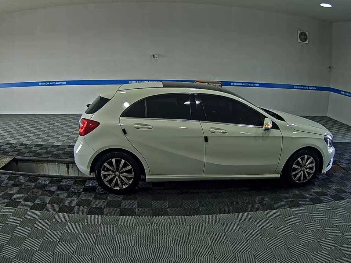 MERCEDES-BENZ A-CLASS (3RD GEN) A180 CDI STYLE 2015 - zdjęcie 4