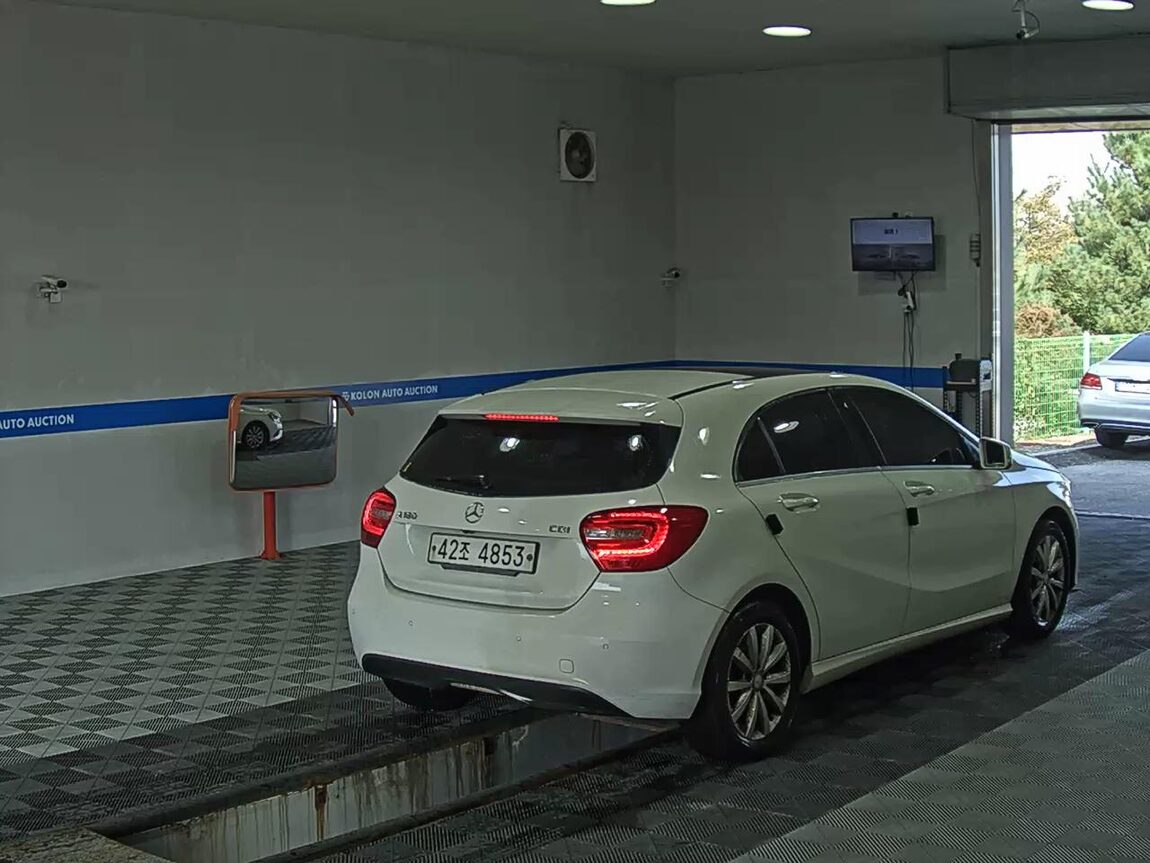 MERCEDES-BENZ A-CLASS (3RD GEN) A180 CDI STYLE 2015 - zdjęcie 5