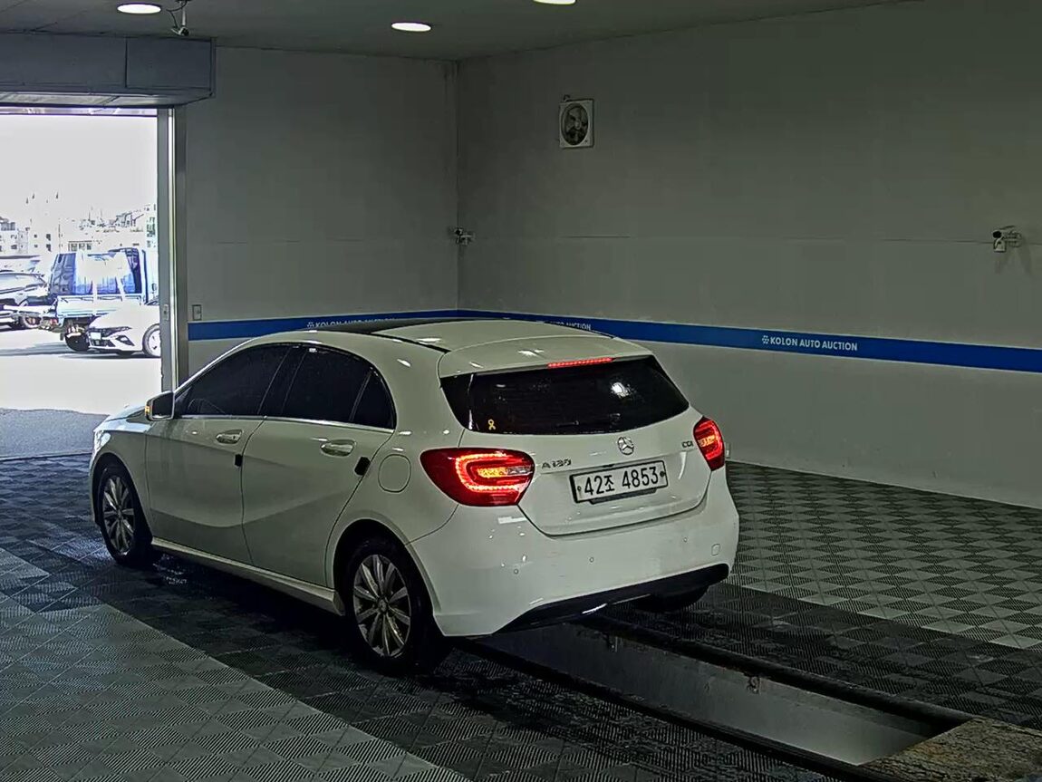 MERCEDES-BENZ A-CLASS (3RD GEN) A180 CDI STYLE 2015 - zdjęcie 6