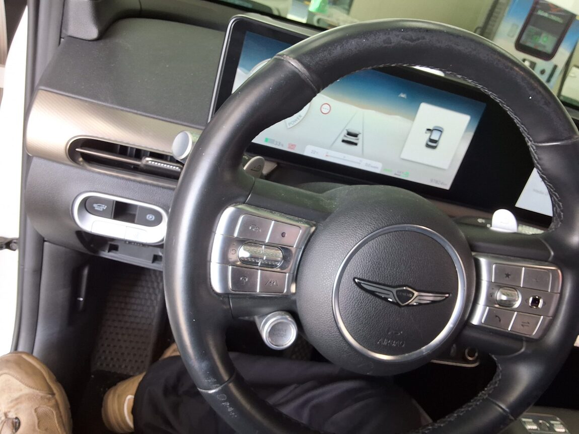 GENESIS GV60 EV AWD STANDARD 2022 - zdjęcie 23