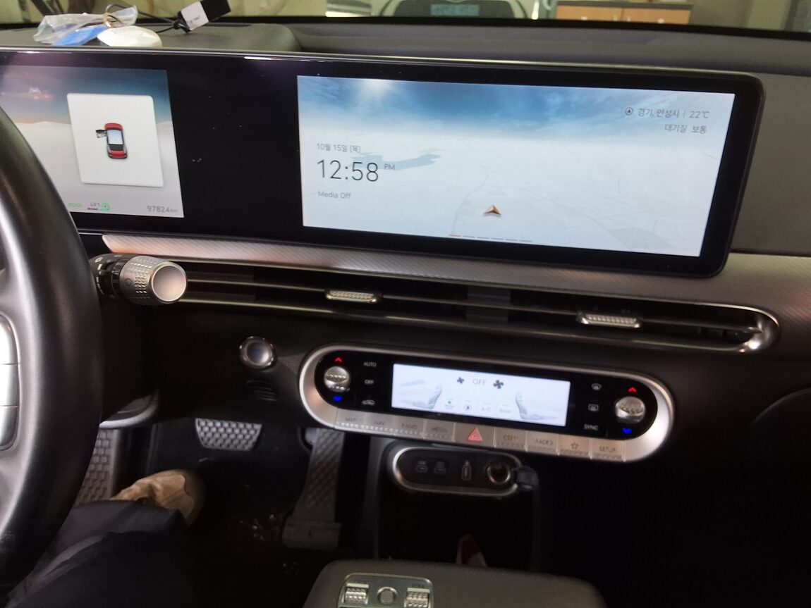 GENESIS GV60 EV AWD STANDARD 2022 - zdjęcie 24