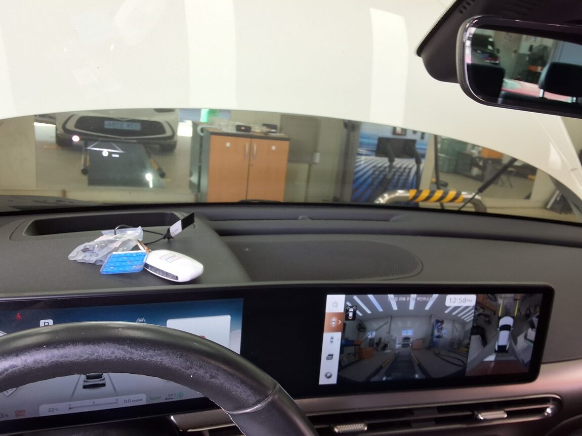 GENESIS GV60 EV AWD STANDARD 2022 - zdjęcie 25