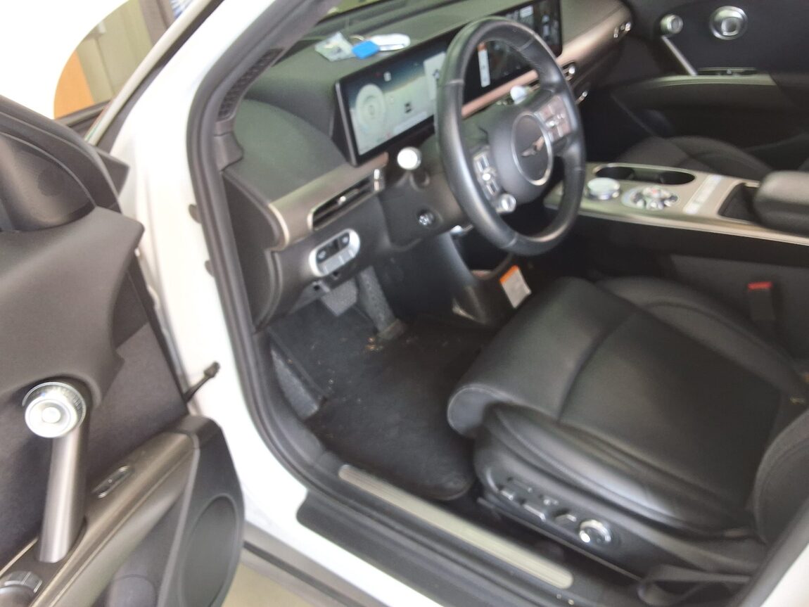 GENESIS GV60 EV AWD STANDARD 2022 - zdjęcie 11