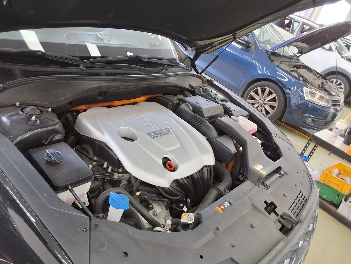 HYUNDAI THE NEW GRANDEUR IG HYBRID 2.4 HEV PREMIUM CHOICE 2021 - zdjęcie 20