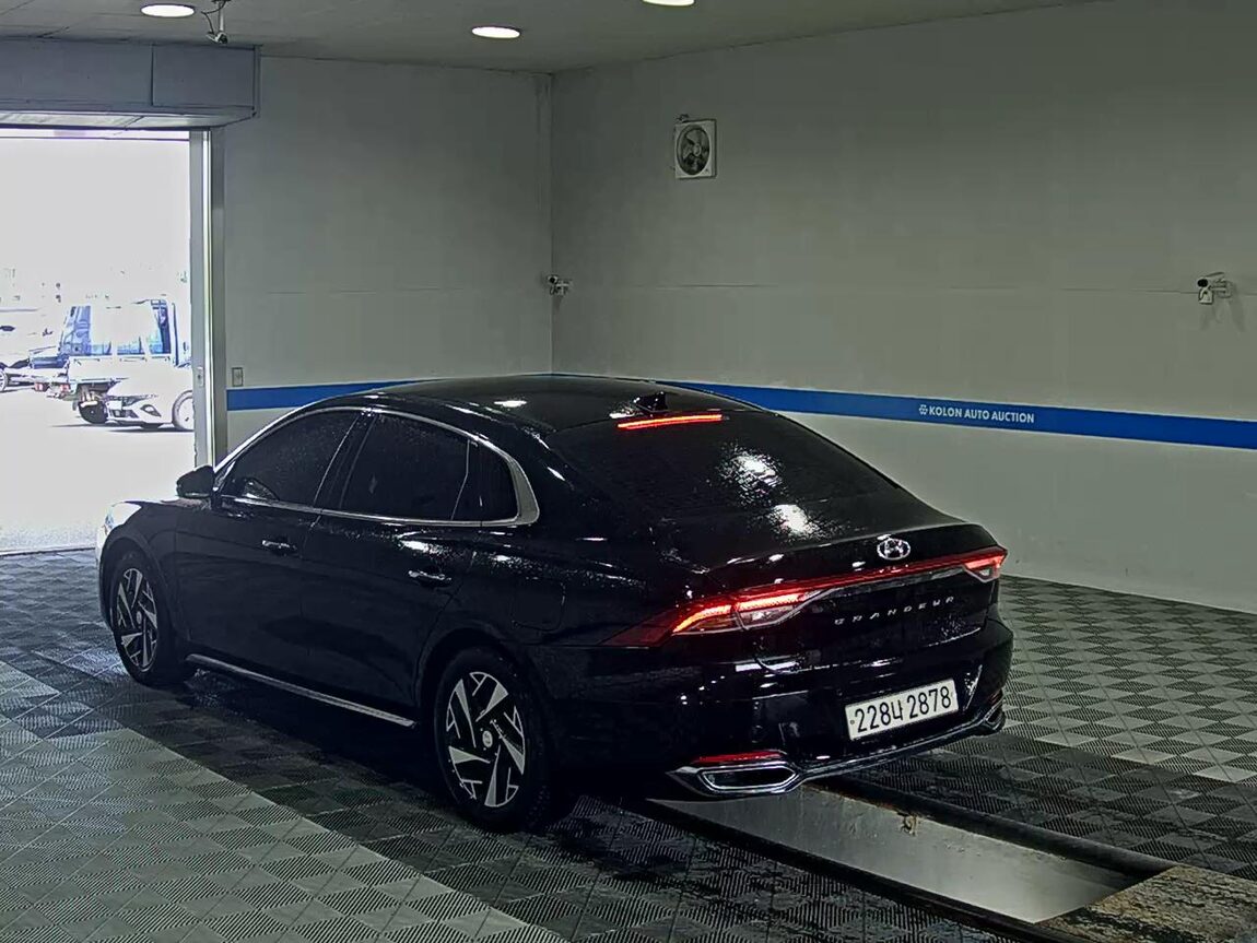 HYUNDAI THE NEW GRANDEUR IG HYBRID 2.4 HEV PREMIUM CHOICE 2021 - zdjęcie 6