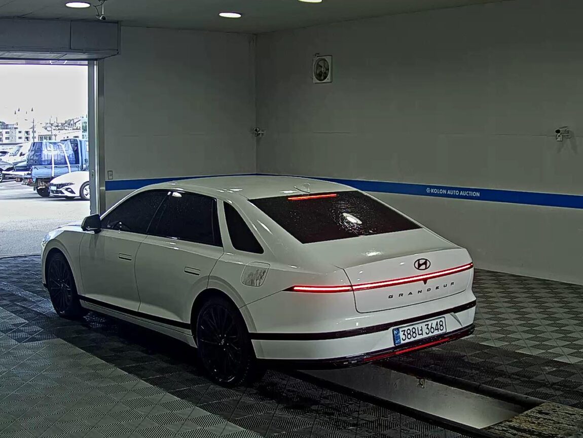 HYUNDAI THE ALL NEW GRANDEUR GASOLINE 3.5 2WD CALLIGRAPHY 2023 - zdjęcie 6