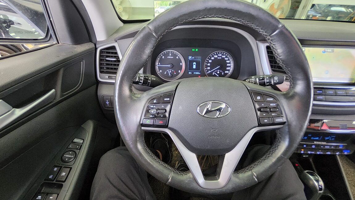 HYUNDAI ALL NEW TUCSON DIESEL 1.7 2WD MODERN 2017 - zdjęcie 18