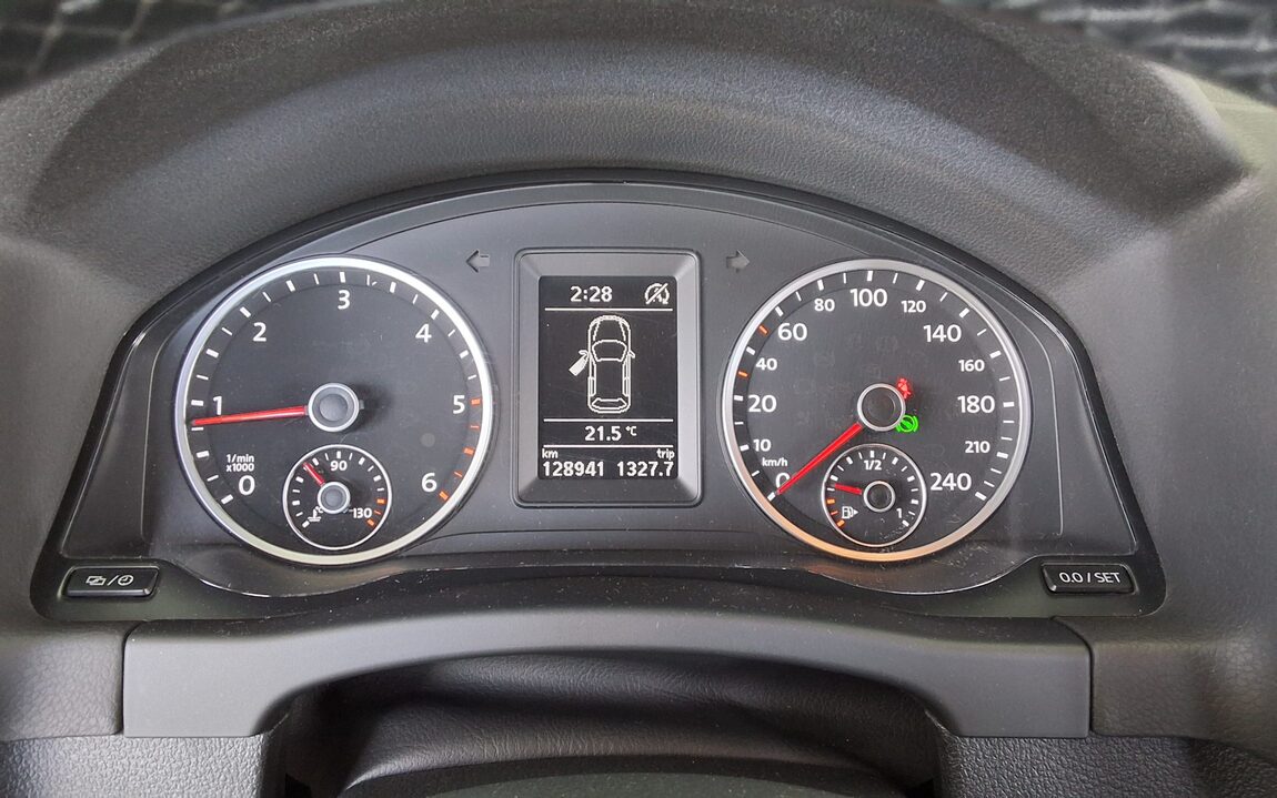 VOLKSWAGEN TIGUAN 2.0 TDI BLUEMOTION 2015 - zdjęcie 9