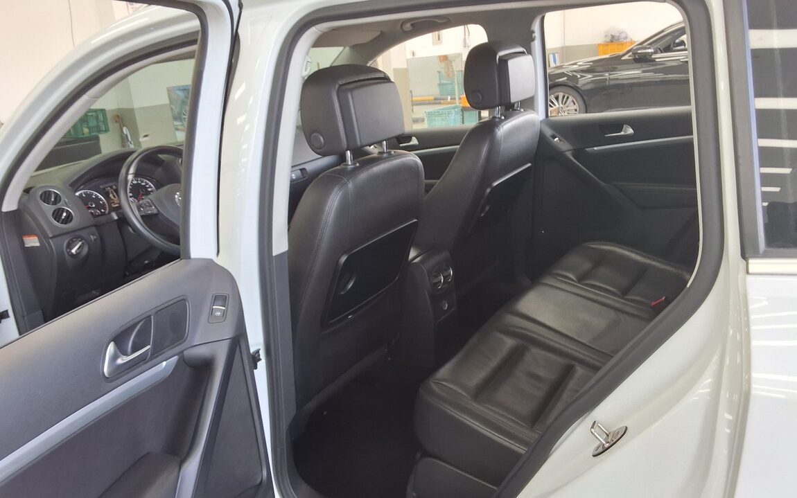 VOLKSWAGEN TIGUAN 2.0 TDI BLUEMOTION 2015 - zdjęcie 12