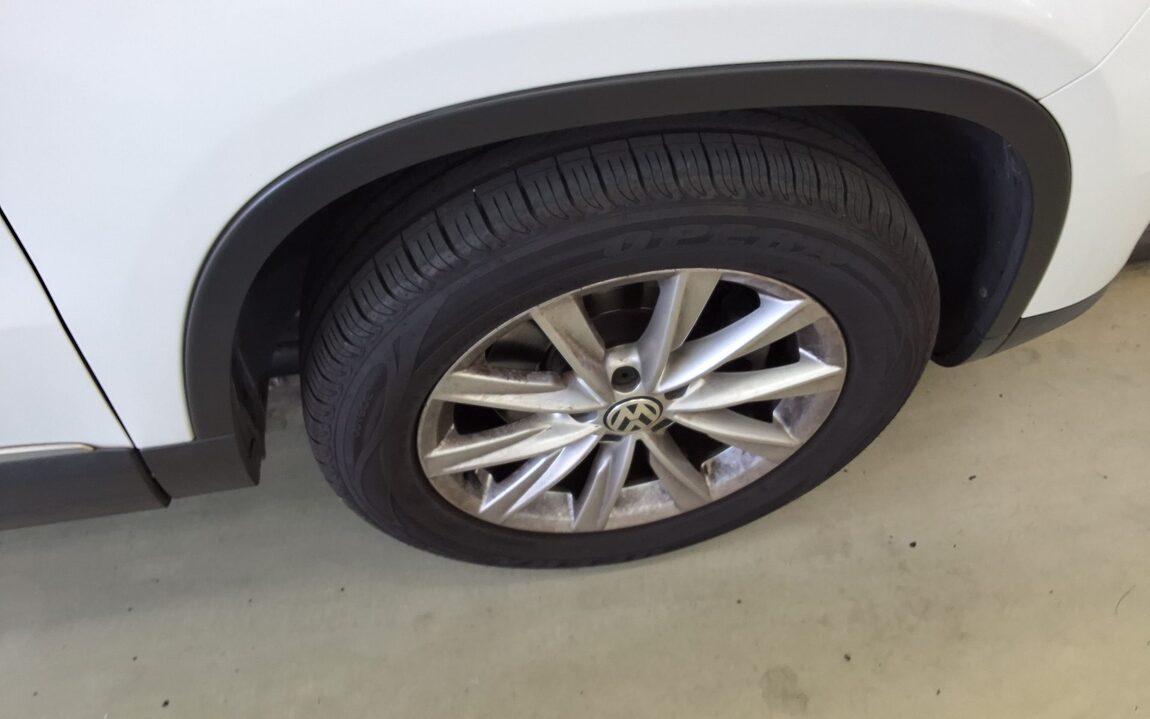 VOLKSWAGEN TIGUAN 2.0 TDI BLUEMOTION 2015 - zdjęcie 24