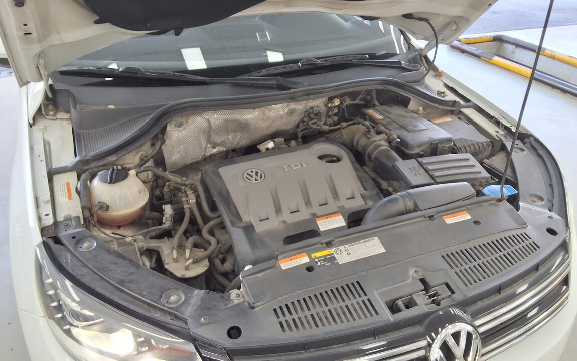 VOLKSWAGEN TIGUAN 2.0 TDI BLUEMOTION 2015 - zdjęcie 20