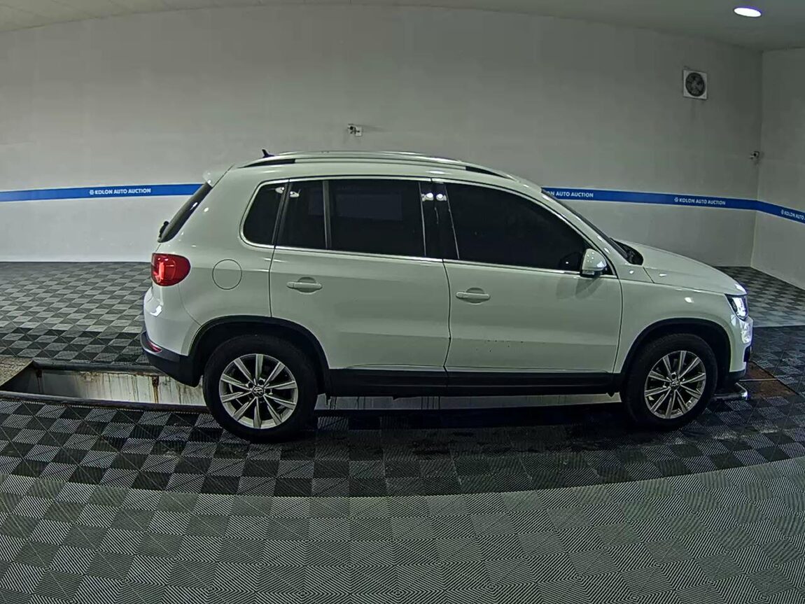 VOLKSWAGEN TIGUAN 2.0 TDI BLUEMOTION 2015 - zdjęcie 4