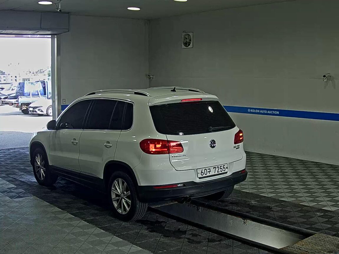 VOLKSWAGEN TIGUAN 2.0 TDI BLUEMOTION 2015 - zdjęcie 6