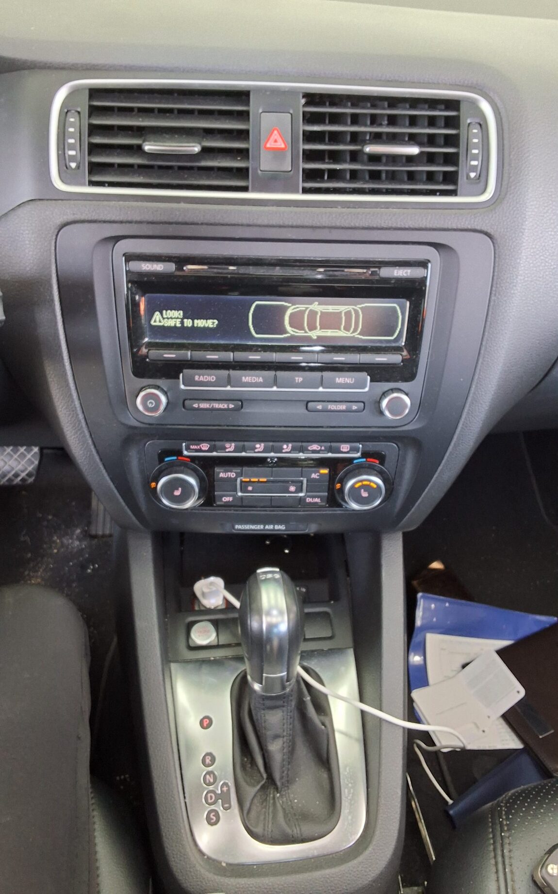 VOLKSWAGEN JETTA (6TH GEN) 2.0 TDI 2012 - zdjęcie 18