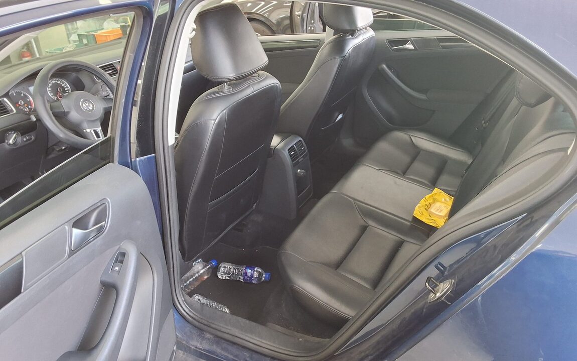 VOLKSWAGEN JETTA (6TH GEN) 2.0 TDI 2012 - zdjęcie 12