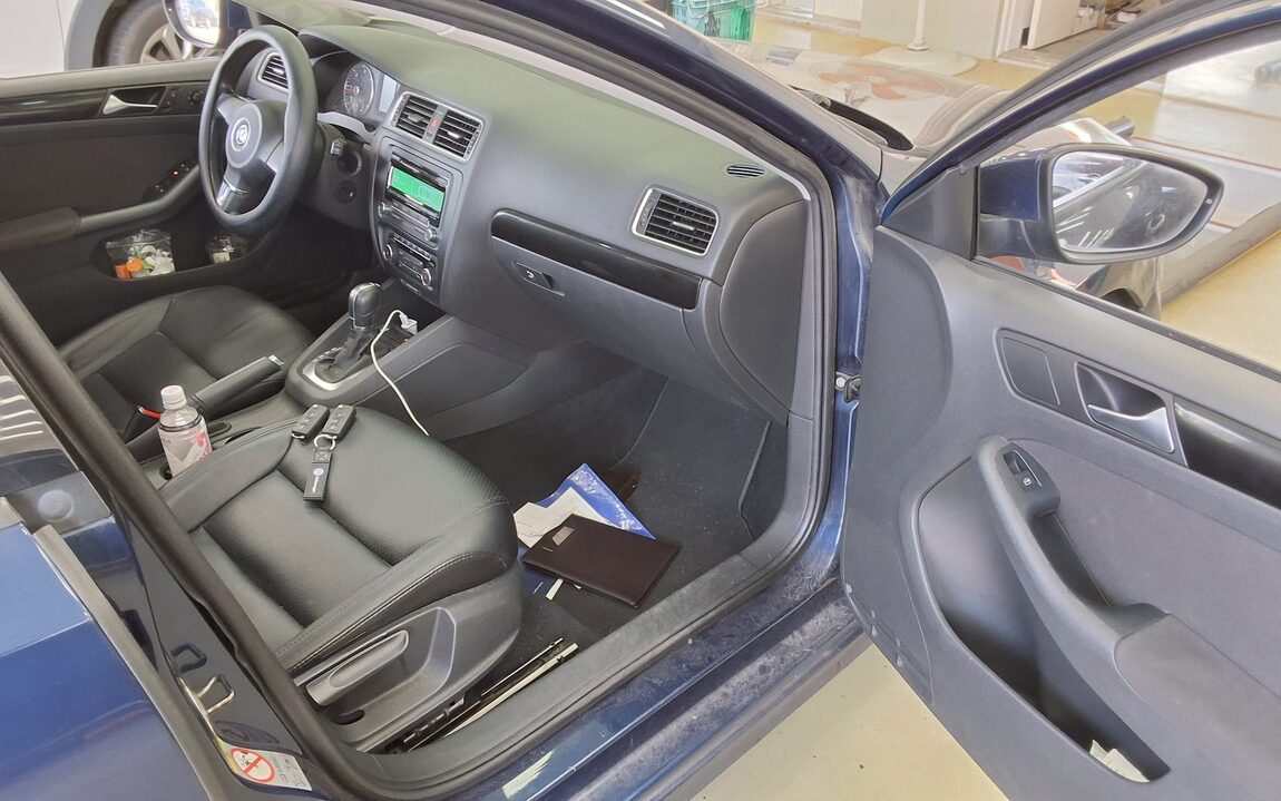 VOLKSWAGEN JETTA (6TH GEN) 2.0 TDI 2012 - zdjęcie 14