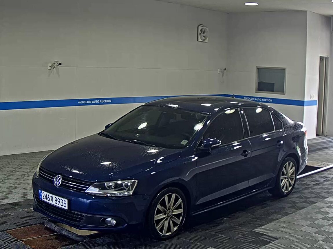 VOLKSWAGEN JETTA (6TH GEN) 2.0 TDI 2012 - zdjęcie 2