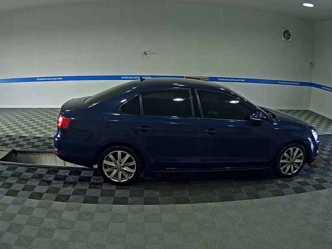 VOLKSWAGEN JETTA (6TH GEN) 2.0 TDI 2012 - zdjęcie 4