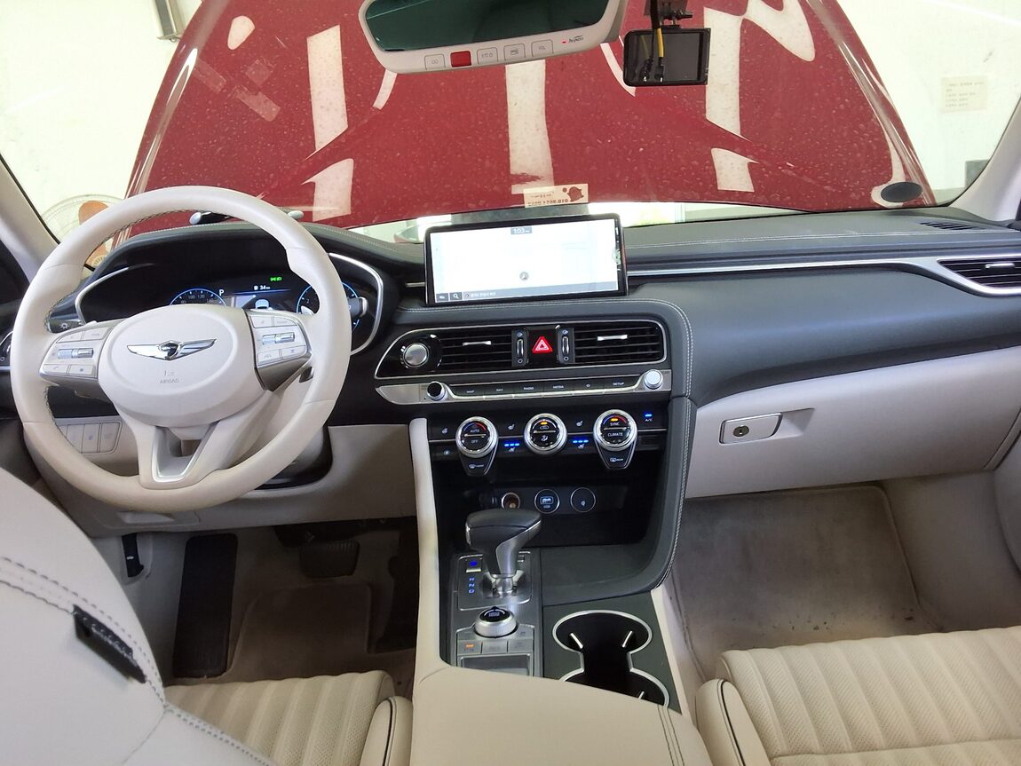 GENESIS THE NEW G70 GASOLINE 2.0T 2WD BASE MODEL 2023 - zdjęcie 11