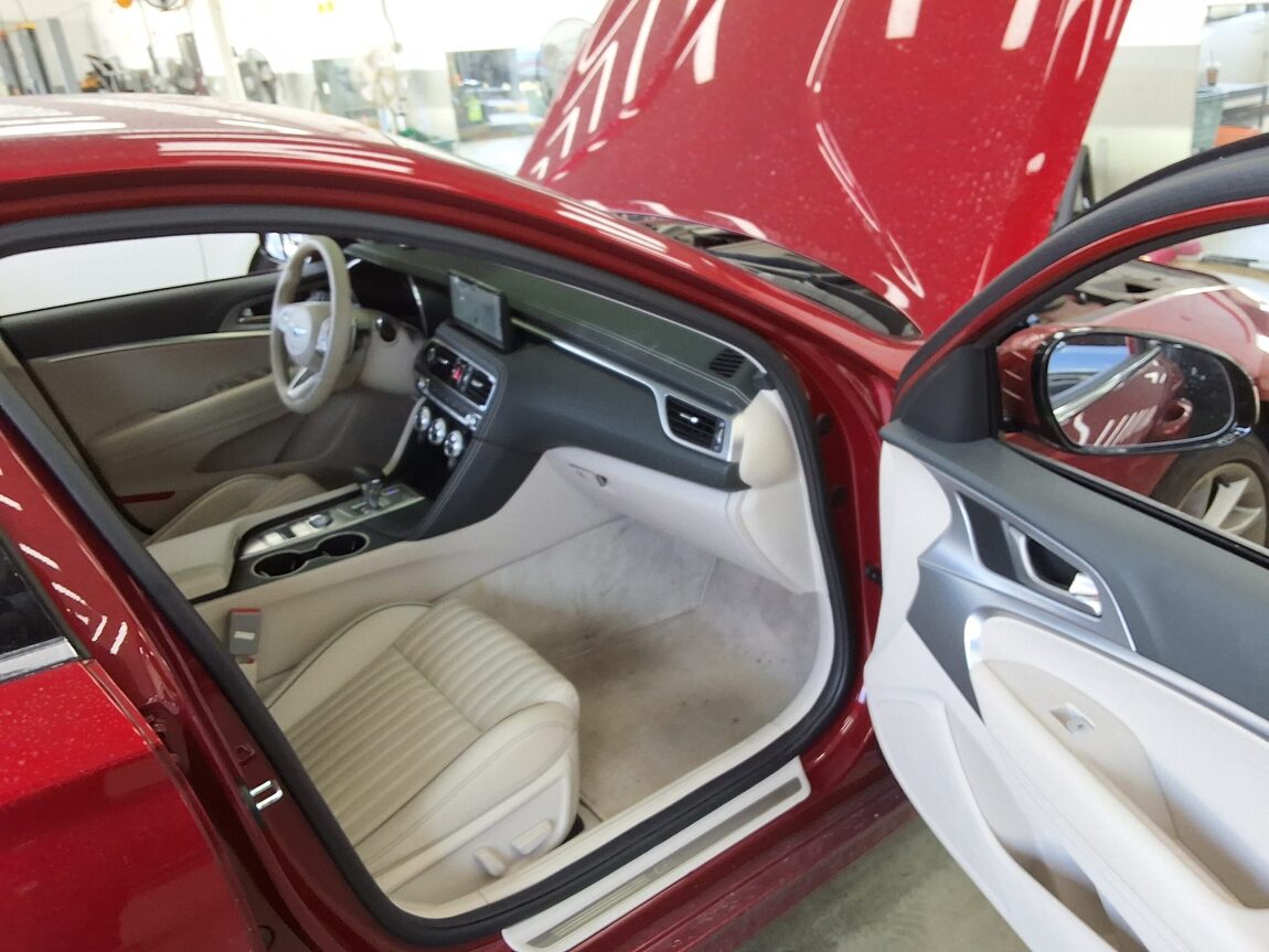 GENESIS THE NEW G70 GASOLINE 2.0T 2WD BASE MODEL 2023 - zdjęcie 14