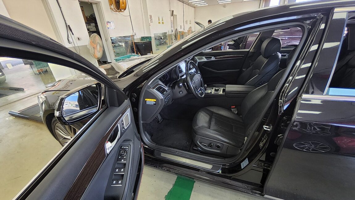 GENESIS G80 2.2 D AWD PREMIUM LUXURY 2019 - zdjęcie 10