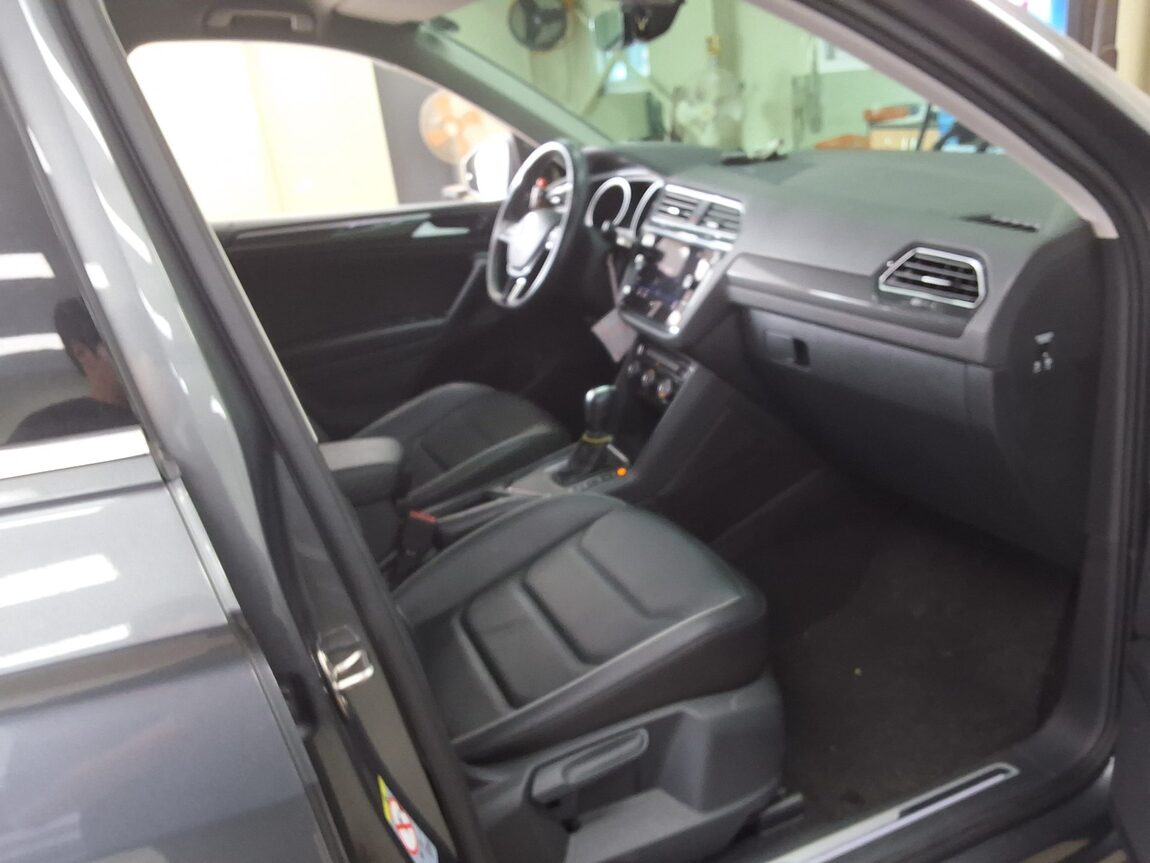 VOLKSWAGEN TIGUAN (2ND GEN) 2.0 TDI PREMIUM 2020 - zdjęcie 15