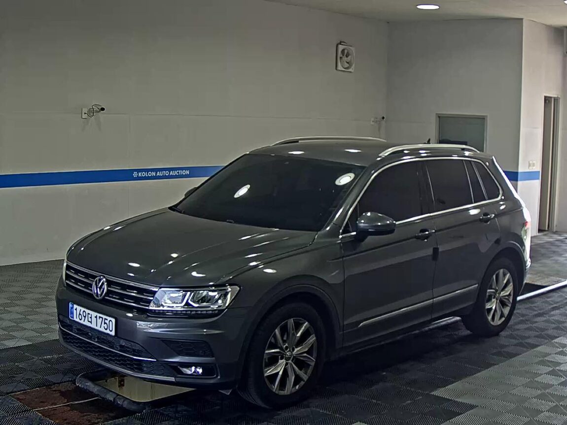 VOLKSWAGEN TIGUAN (2ND GEN) 2.0 TDI PREMIUM 2020 - zdjęcie 2