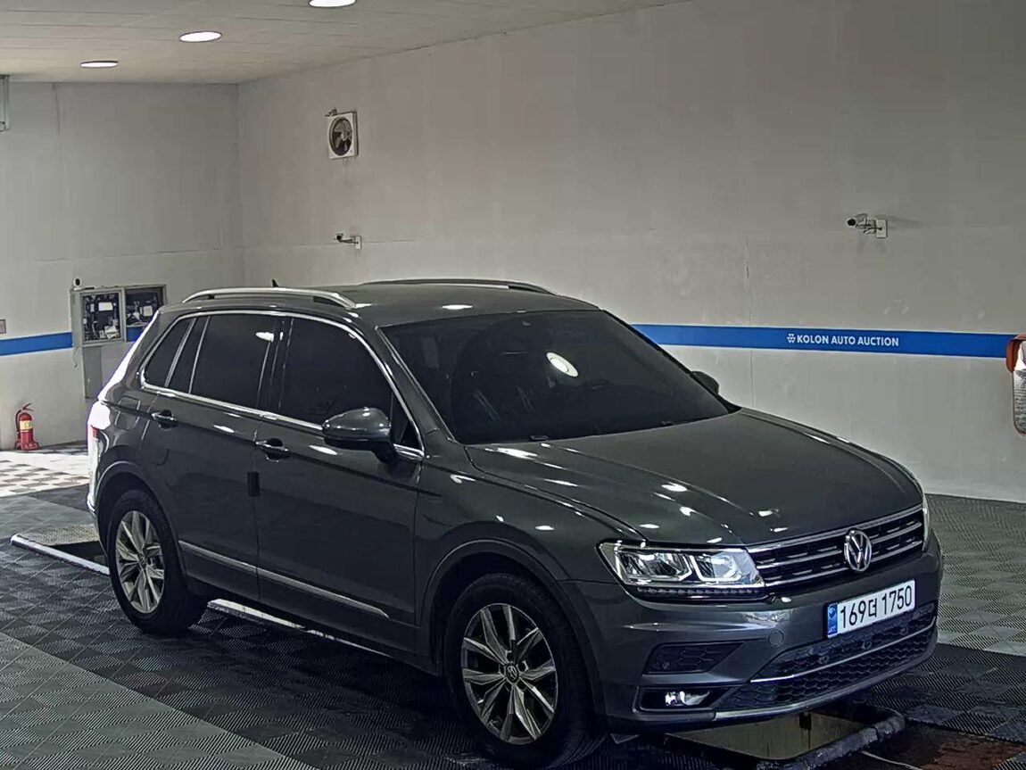 VOLKSWAGEN TIGUAN (2ND GEN) 2.0 TDI PREMIUM 2020 - zdjęcie 3