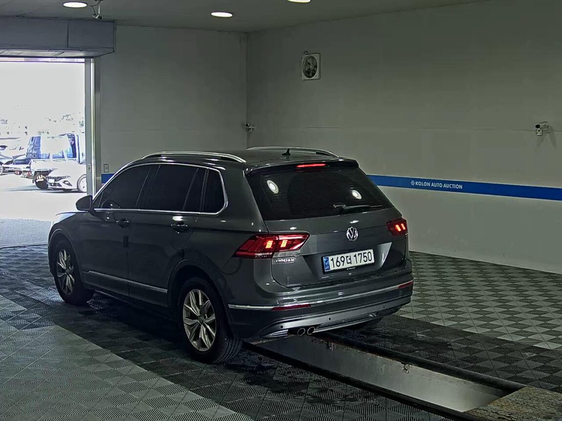 VOLKSWAGEN TIGUAN (2ND GEN) 2.0 TDI PREMIUM 2020 - zdjęcie 6