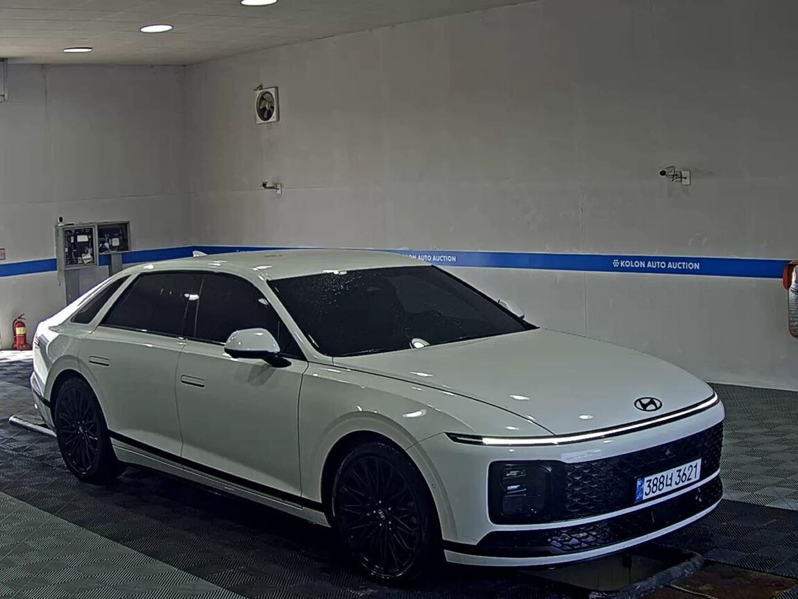 HYUNDAI THE ALL NEW GRANDEUR GASOLINE 3.5 2WD CALLIGRAPHY 2023 - zdjęcie 3