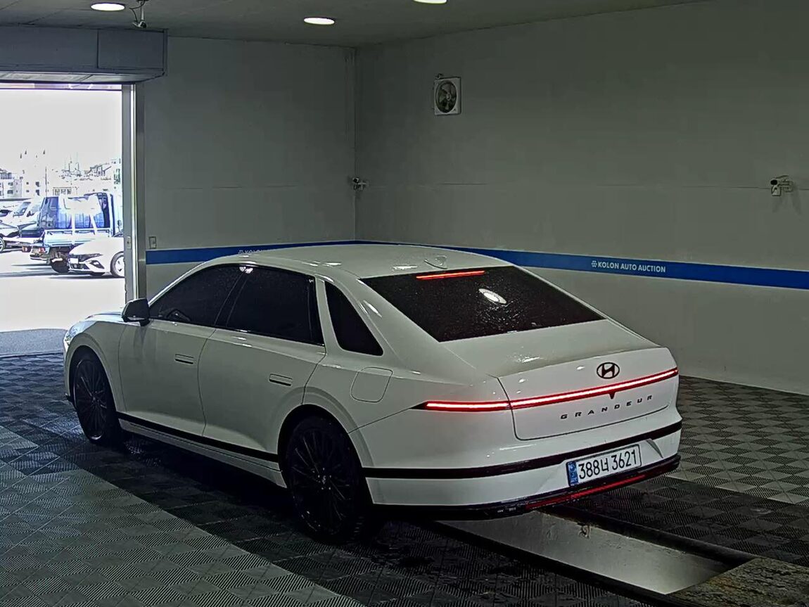 HYUNDAI THE ALL NEW GRANDEUR GASOLINE 3.5 2WD CALLIGRAPHY 2023 - zdjęcie 6