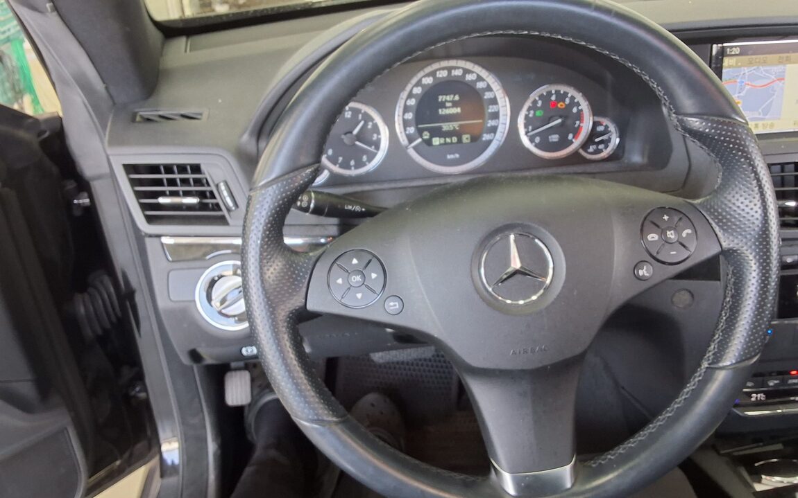 MERCEDES-BENZ E-CLASS (4TH GEN) COUPE E350 2010 - zdjęcie 15